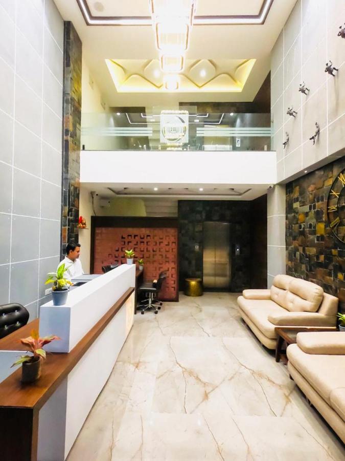 Hotel The Bellevue Indore Esterno foto